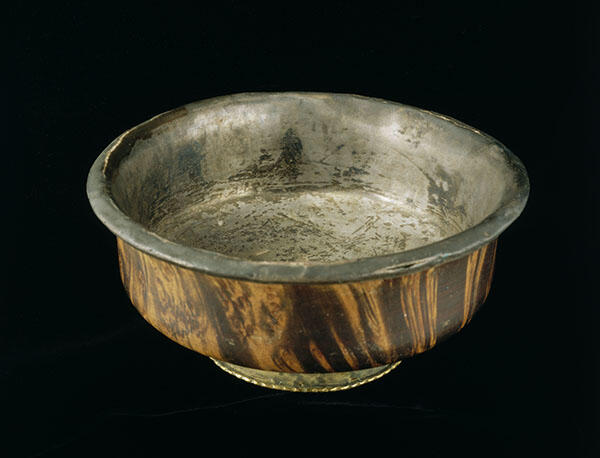 Silver lined, wooden tea bowl from the Kashmir, region of India.&nbsp;Peabody Museum Expedition, 1912-1913, 13-24-60/84686