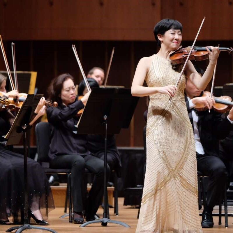 Anna Lee '20, recipient of the 2020 Louis Sudler Prize, plays violin with an orchestra