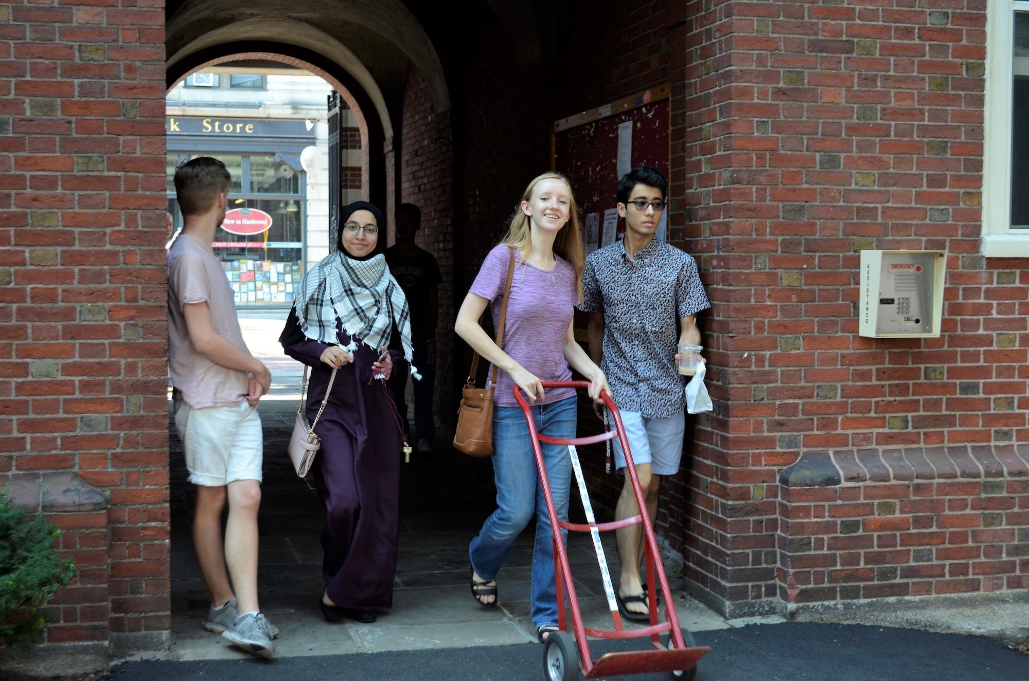 Students on move-in day