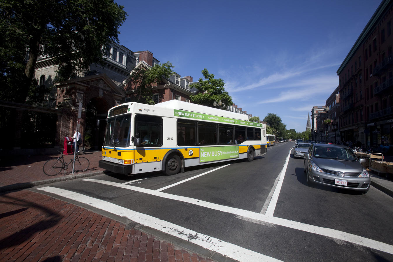 Harvard Square bus