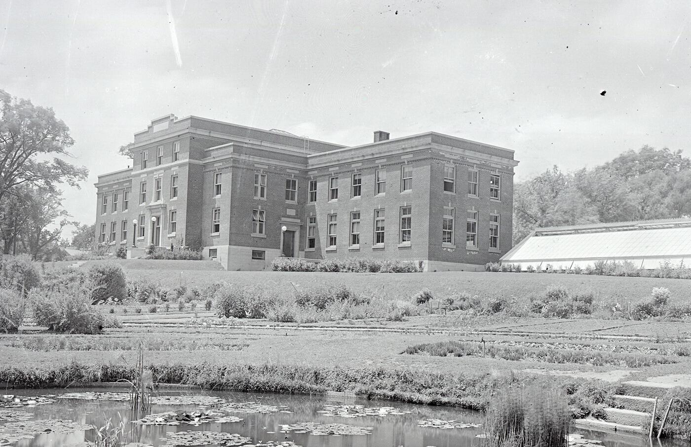 Gray Herbarium building, 1915
