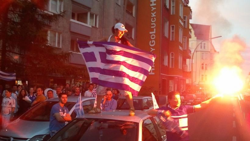 Greek pride during the European Championship. Photo credit: Jonathan Mijs